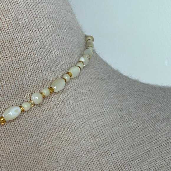 Vintage Mother of Pearl MOP Beaded Necklace 15.5" - Picture 3 of 9